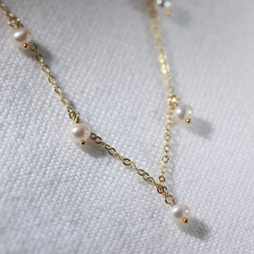 Freshwater pearl Charm Necklace in 14 kt Gold-Filled