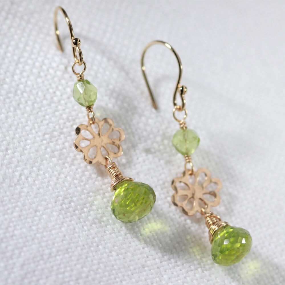 Peridot Briolette gemstone and hammered flower Earrings in 14 kt Gold Filled