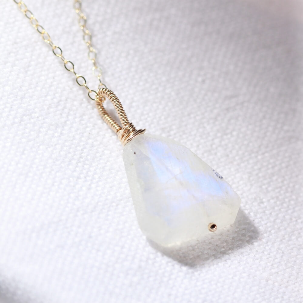 Moonstone, Rainbow gemstone pendant Necklace in 14 kt Gold-Filled