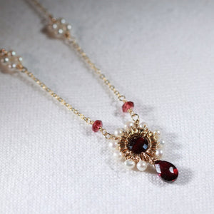 Garnet Briolette and pearl Pendant Necklace in 14 kt Gold-Filled