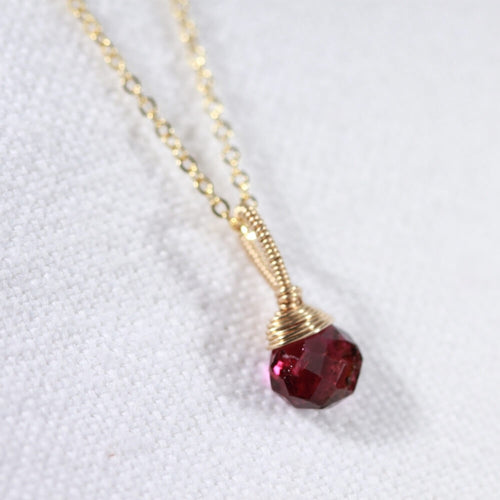 Tourmaline, Pink Pear Briolette gemstone pendant in 14 kt Gold-Filled