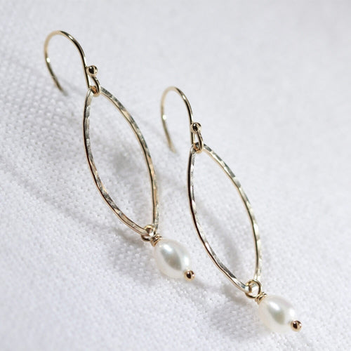 Freshwater Pearl and Hammered marquise Hoop Earrings in 14 kt Gold Filled