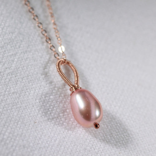 Pink pearl pendant necklace in 14kt rose gold filled