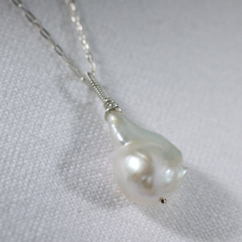 Baroque Pearl pendant Necklace in sterling silver